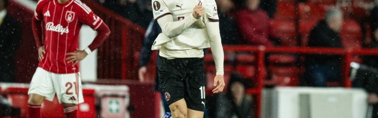 b体育app-涅槃归来！28岁曹圭成欧联制胜爆冷森林 术后感染暴瘦28斤伤缺1年