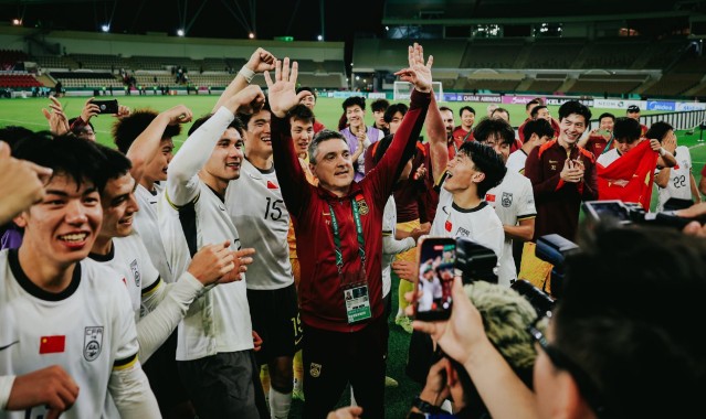 b体育app-U23亚洲杯决赛直播有变！英超名嘴紧急驰援：中国才是我的主队！