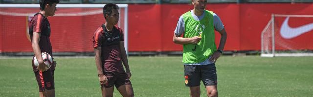 b体育-邵佳一：中超降薪势在必行 武磊替补非能力问题