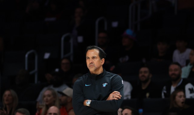 b体育官网-斯波：双方球员都在抱怨场地状况 工作人员也断定场地条件不合格